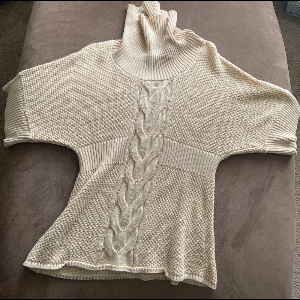 🌸Sale 3 for $10🌸 Calvin Klein Tan Sweater